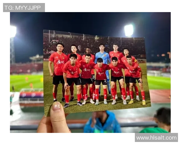 广州足球队的节奏解析:从战术布局到球员配合的深度剖析 广州足球队的节奏解析:从战术布局到球员配合的深度剖析