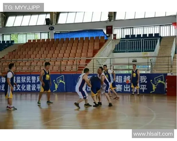 成都篮球队耐力争议引发热议球迷对球队表现的不同看法与期待 成都篮球队耐力争议引发热议球迷对球队表现的不同看法与期待